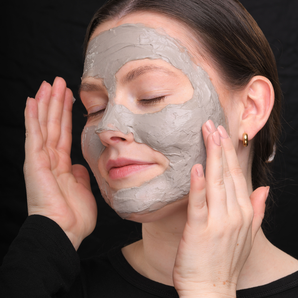 Modelbild mit der Textur der Detox Heilmoor Maske